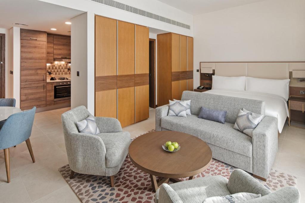 Staybridge Suites Dubai Al-Maktoum Airport photo