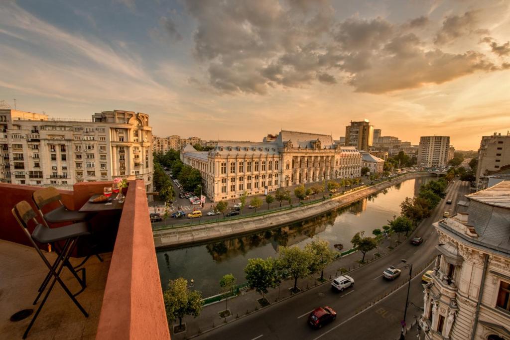 Rooftop BEST VIEW in Bucharest - Baroque Apt. — Hotel in Bucharest