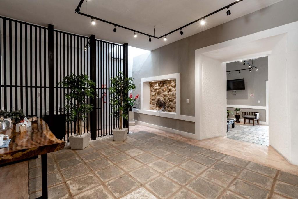 Hotel Colonial Zaci by GuruHotel photo