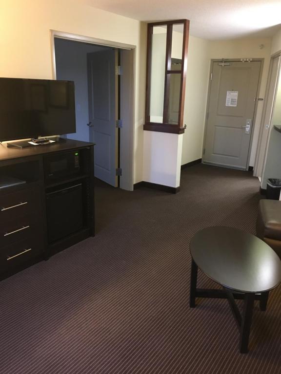 AmericInn by Wyndham Fairfield photo
