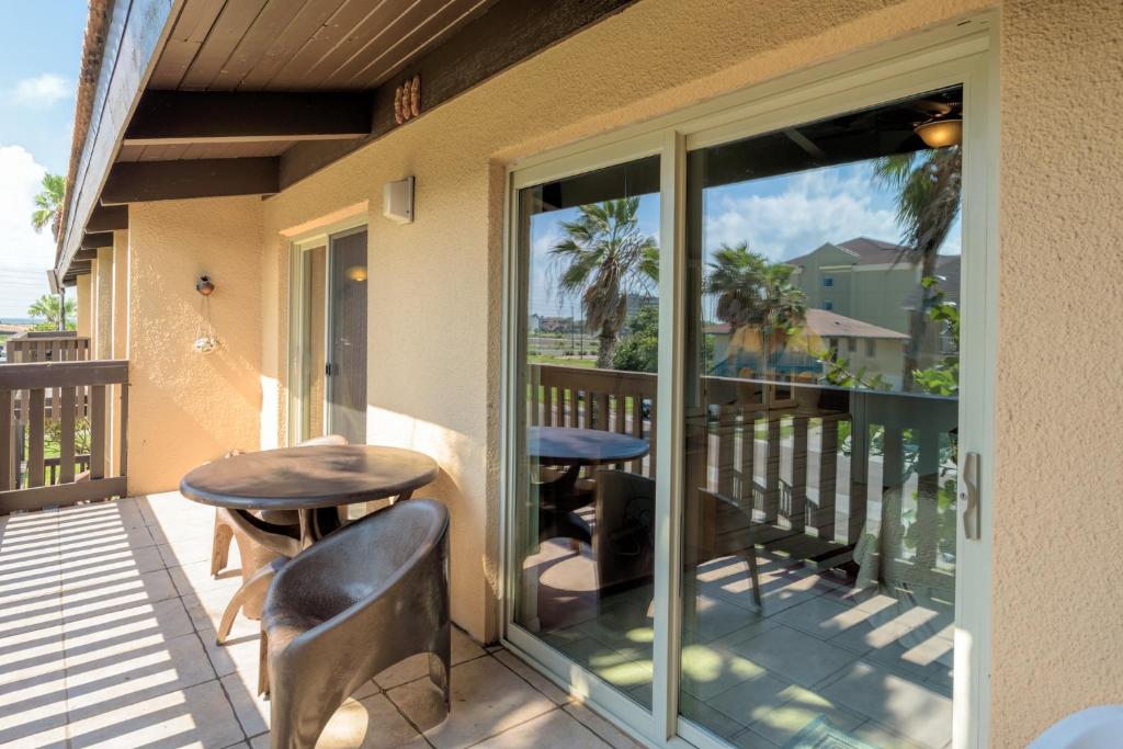 Tiki 254, South Padre Island