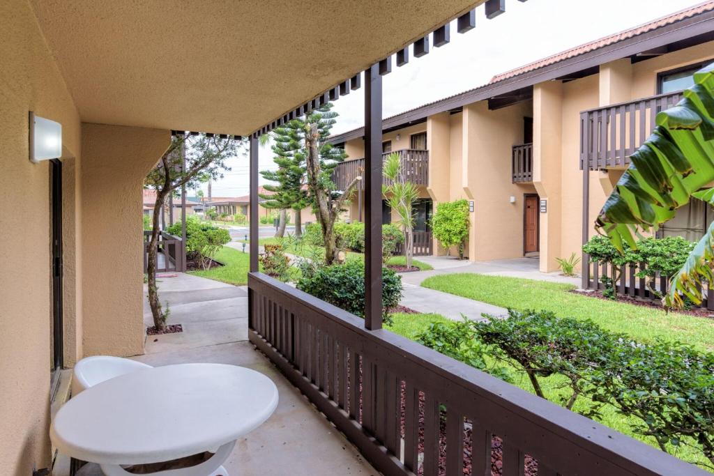 Tiki 159, South Padre Island