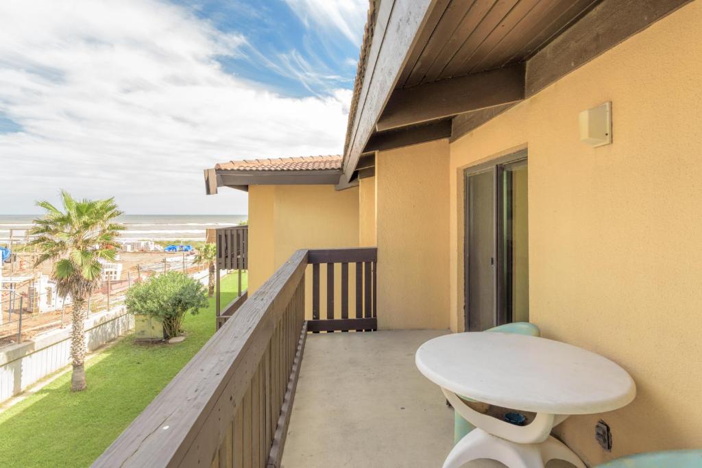 Tiki 318, South Padre Island