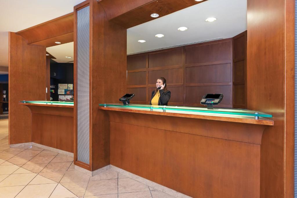 Crowne Plaza Syracuse photo