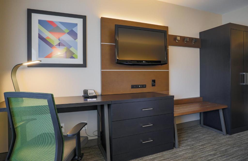 Holiday Inn Express Prescott photo