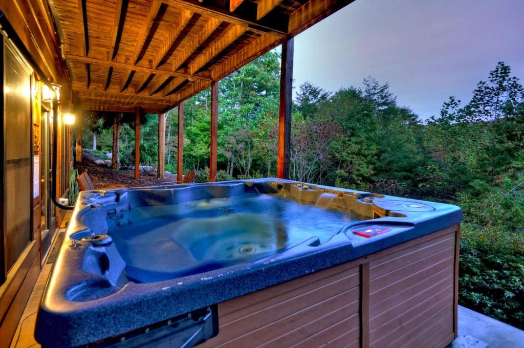 Aska Adventure Lodge