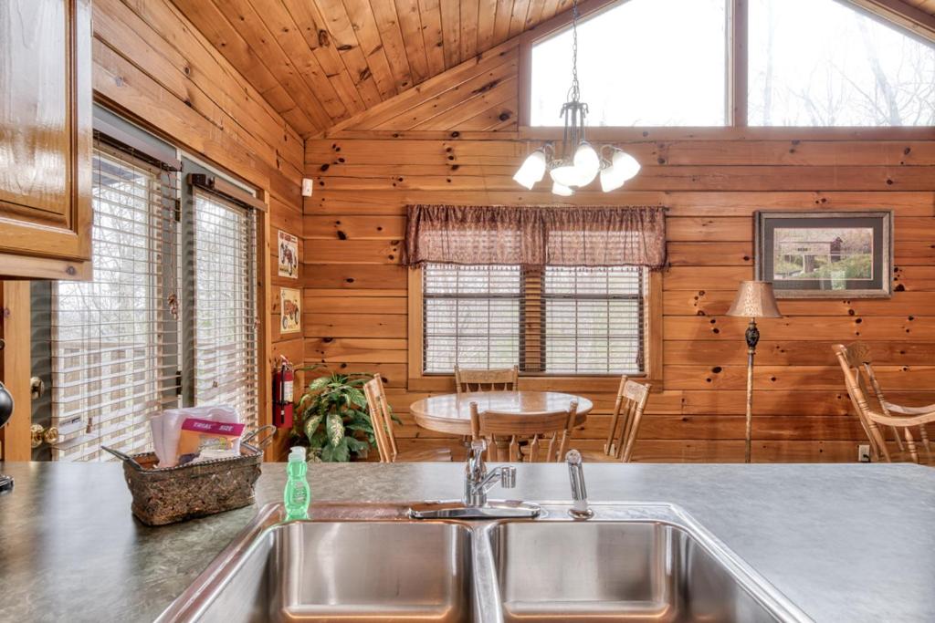 Exterior view, She Thinks My Tractors Sexy in Pigeon Forge (TN)