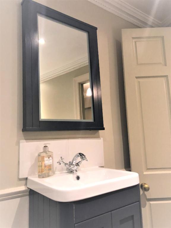 Ivory House - Stunning Central Townhouse photo