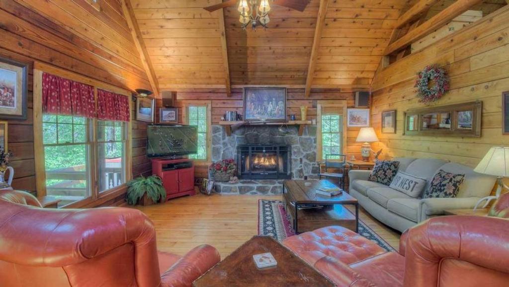 Eagles Nest, Morganton