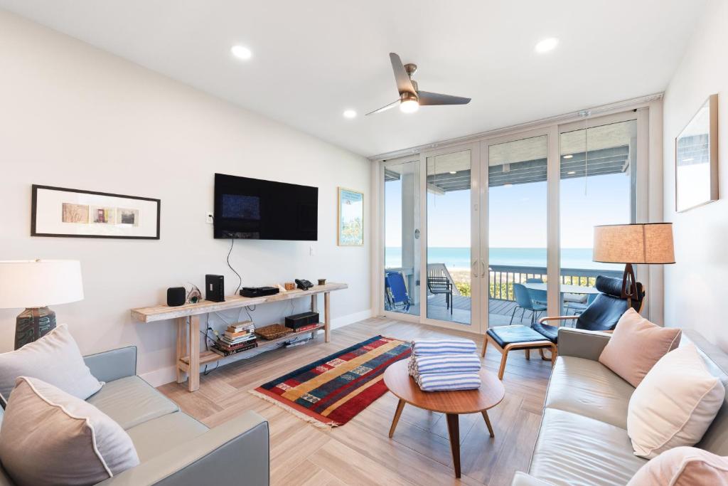 Hidden Cove Unit 6, Holmes Beach