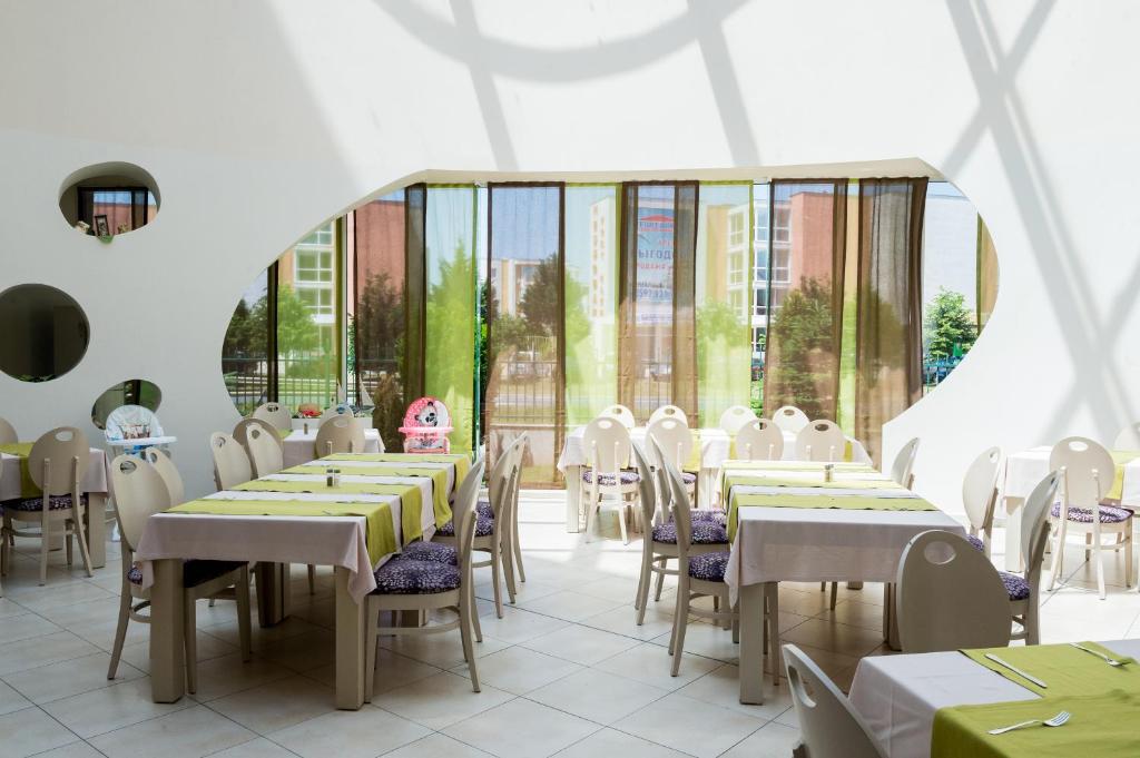 Aqua Nevis Hotel & Aqua Park - All Inclusive — Restaurant & bars in Sunny Beach, Burgas Region