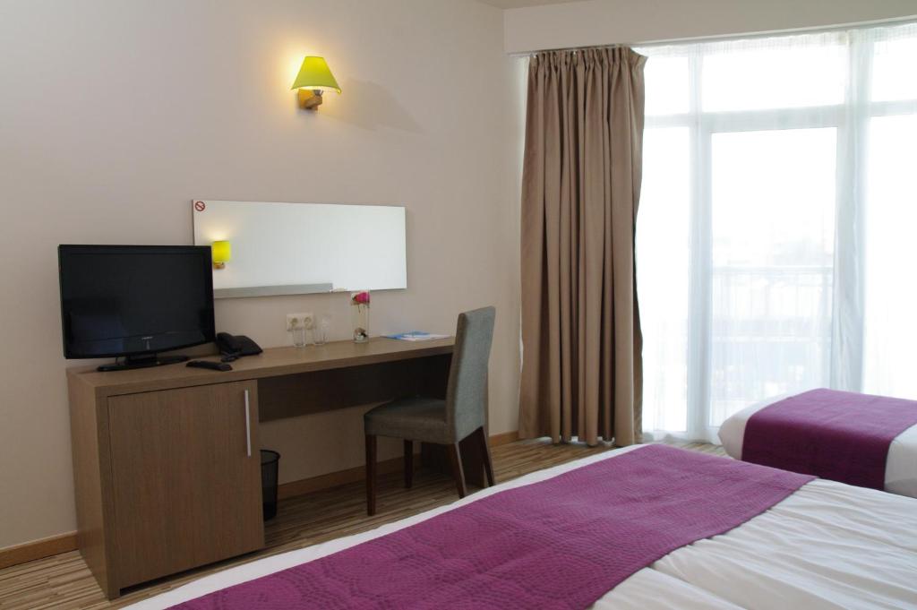 Aqua Nevis Hotel & Aqua Park - All Inclusive — Hotel rooms in Sunny Beach, Burgas Region