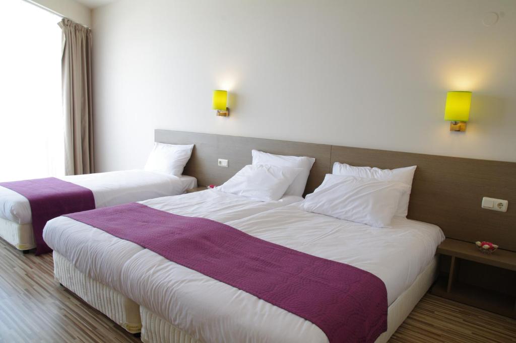 Aqua Nevis Hotel & Aqua Park - All Inclusive — Hotel rooms in Sunny Beach, Burgas Region