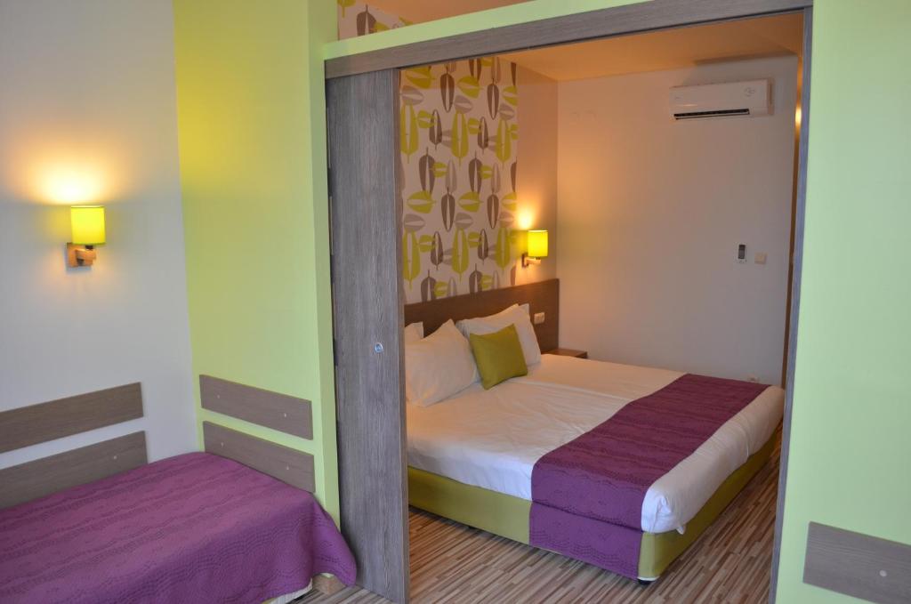 Aqua Nevis Hotel & Aqua Park - All Inclusive — Hotel rooms in Sunny Beach, Burgas Region