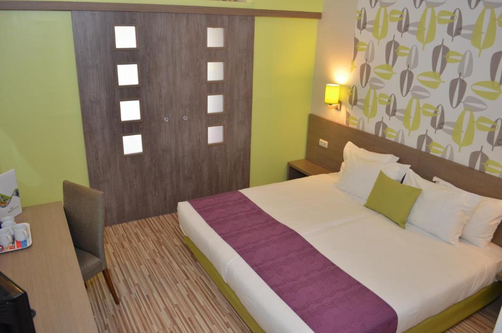 Aqua Nevis Hotel & Aqua Park - All Inclusive — Hotel rooms in Sunny Beach, Burgas Region