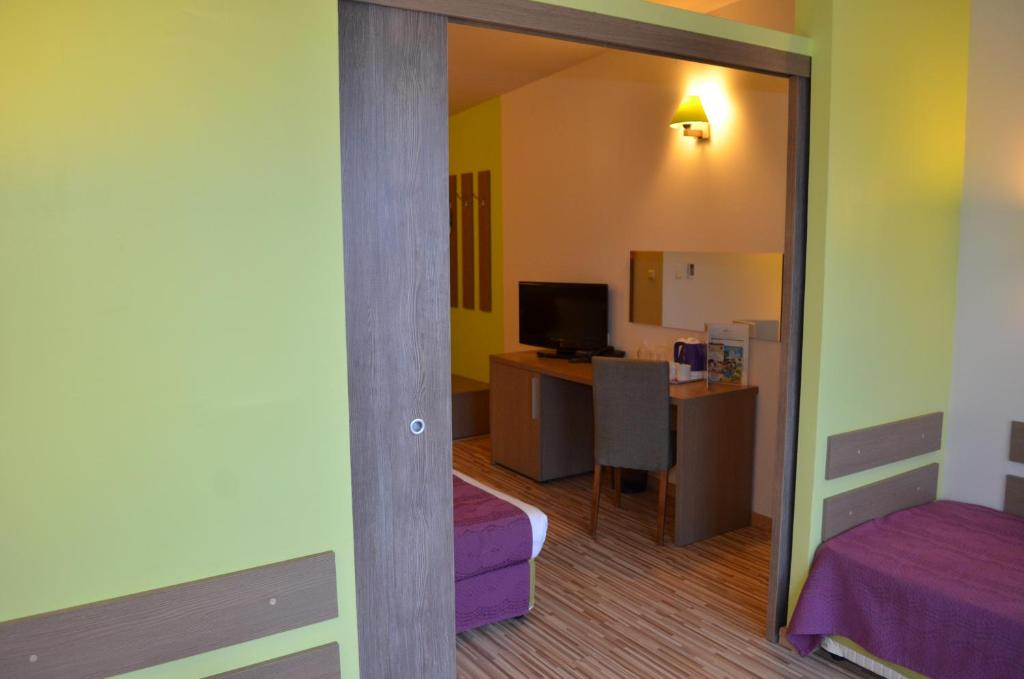 Aqua Nevis Hotel & Aqua Park - All Inclusive — Hotel rooms in Sunny Beach, Burgas Region