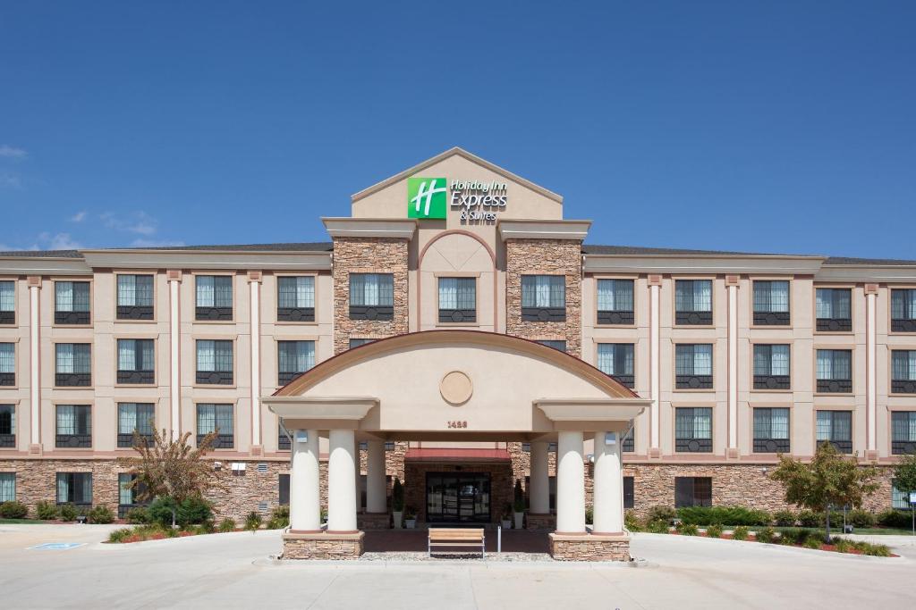 Holiday Inn Express Hotel & Suites Fort Collins Photo 5