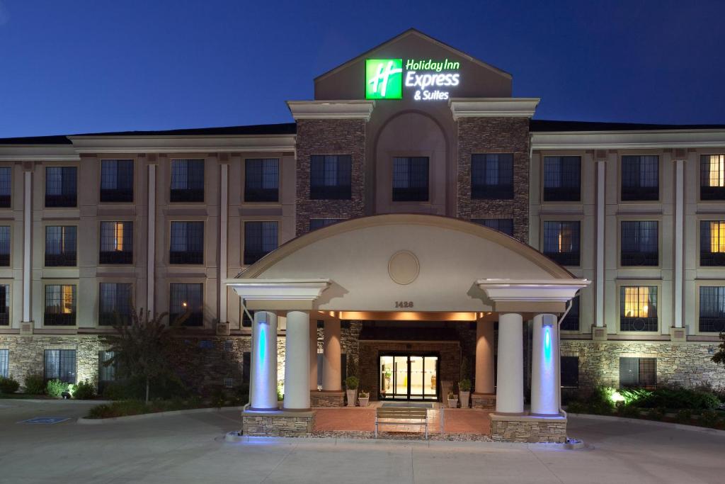 Holiday Inn Express Hotel & Suites Fort Collins Photo 17