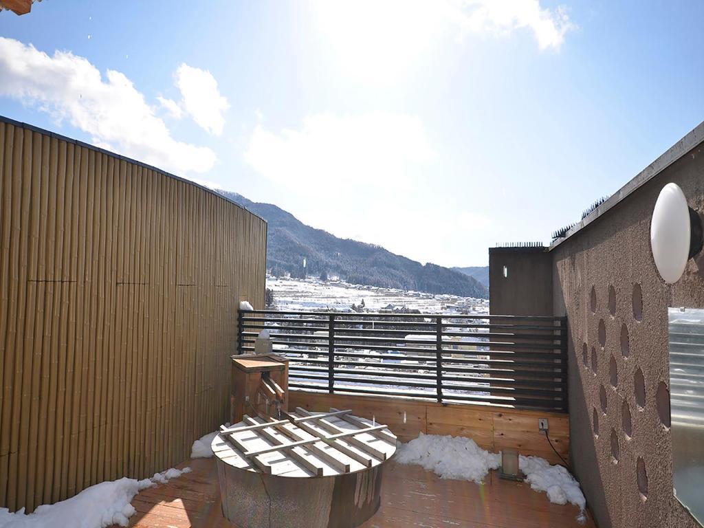 Hot spring bath