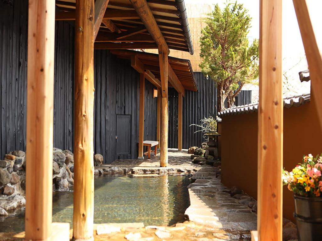 Hot spring bath