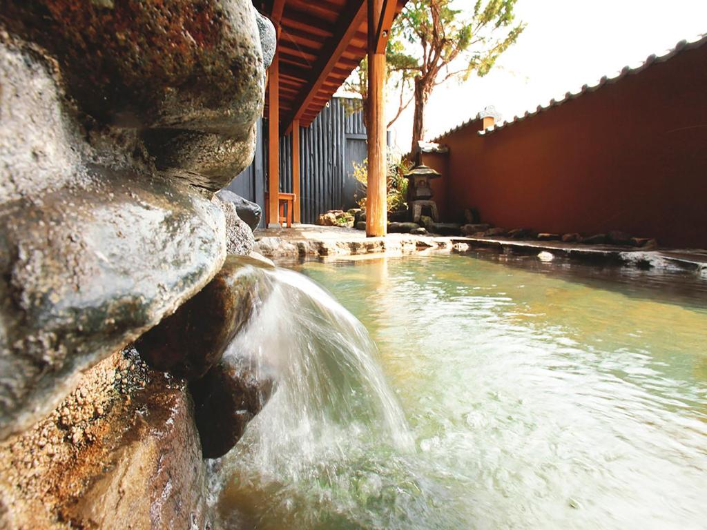 Hot spring bath