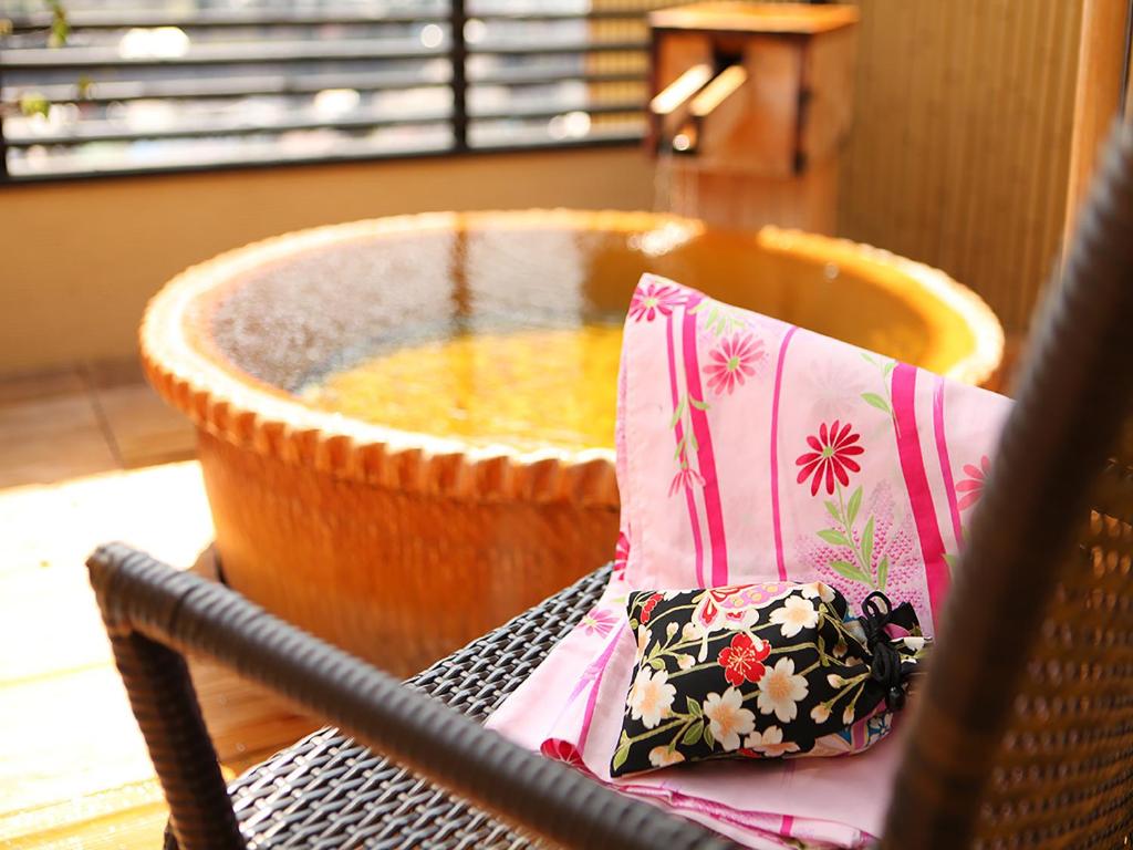 Hot spring bath