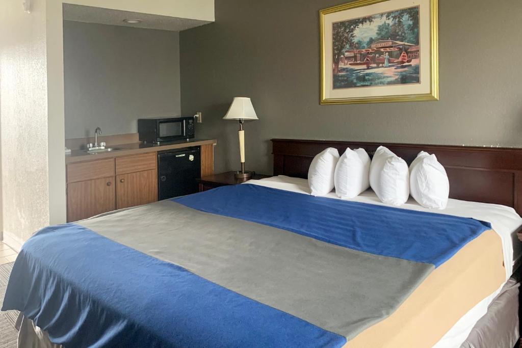 Lakeview Inn photo