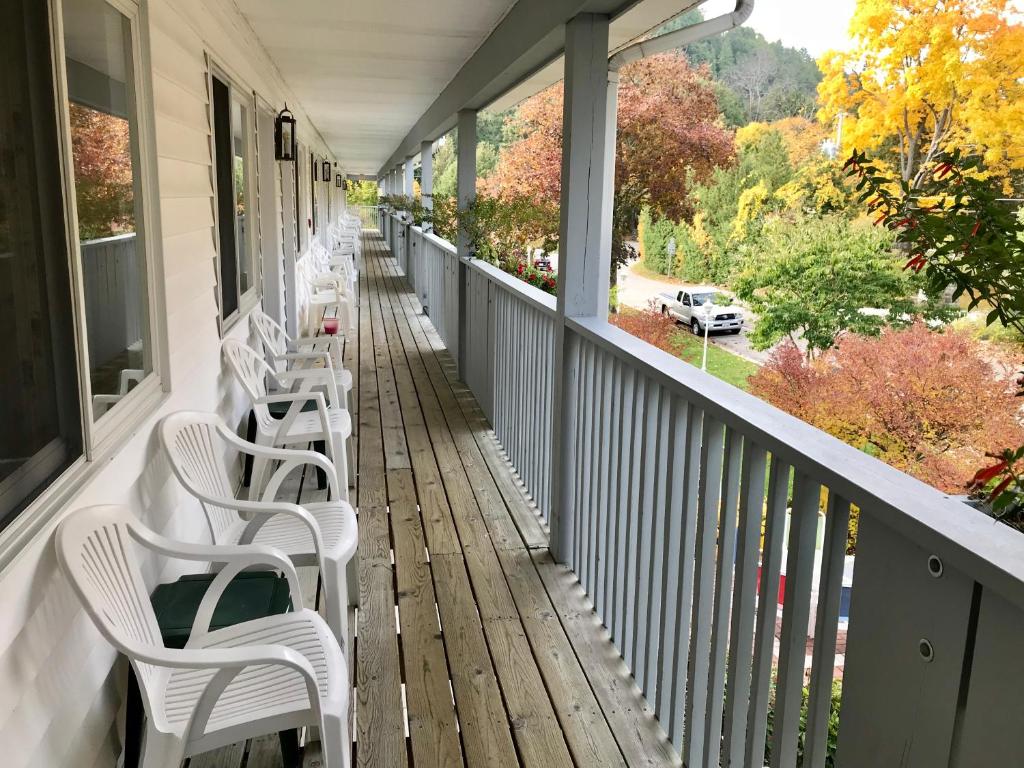 Main Street Motel photo
