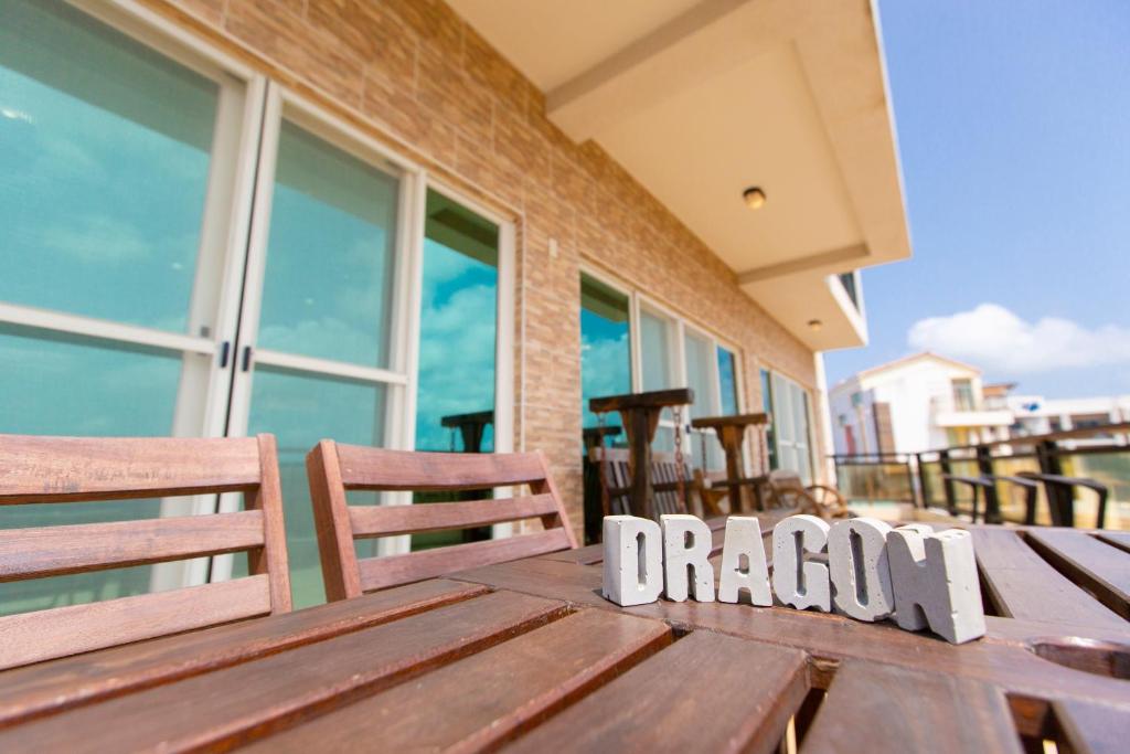 The Laid-back Dragon Lodge