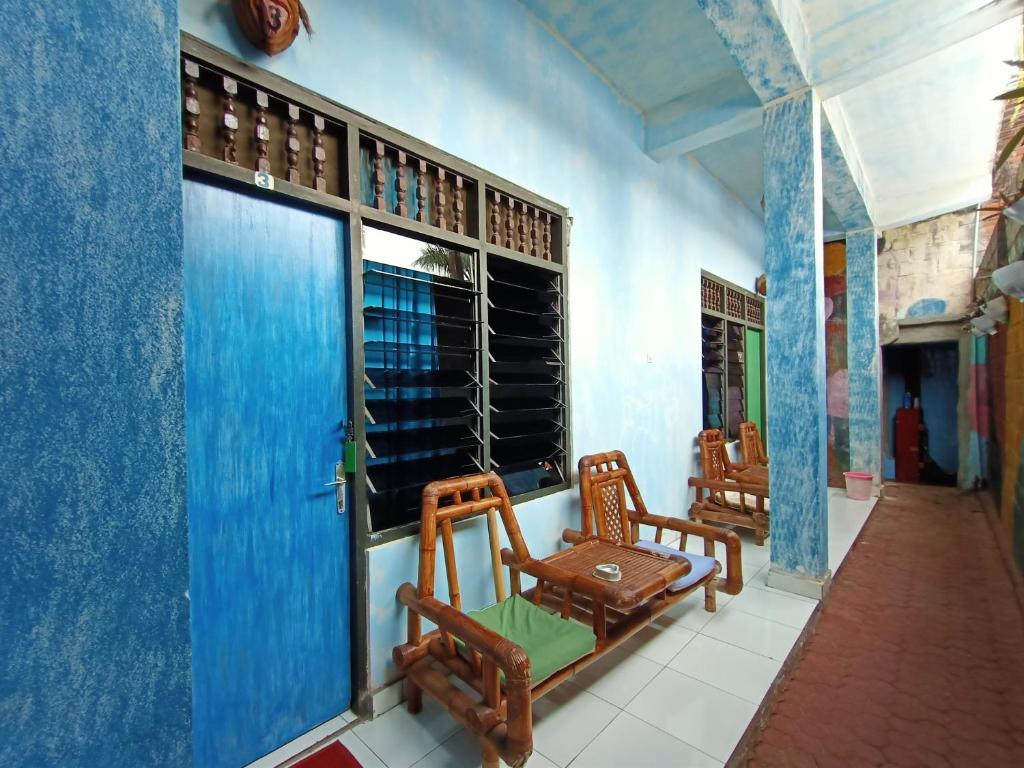 Balcony/terrace, Lovina Central Hostel in Bali