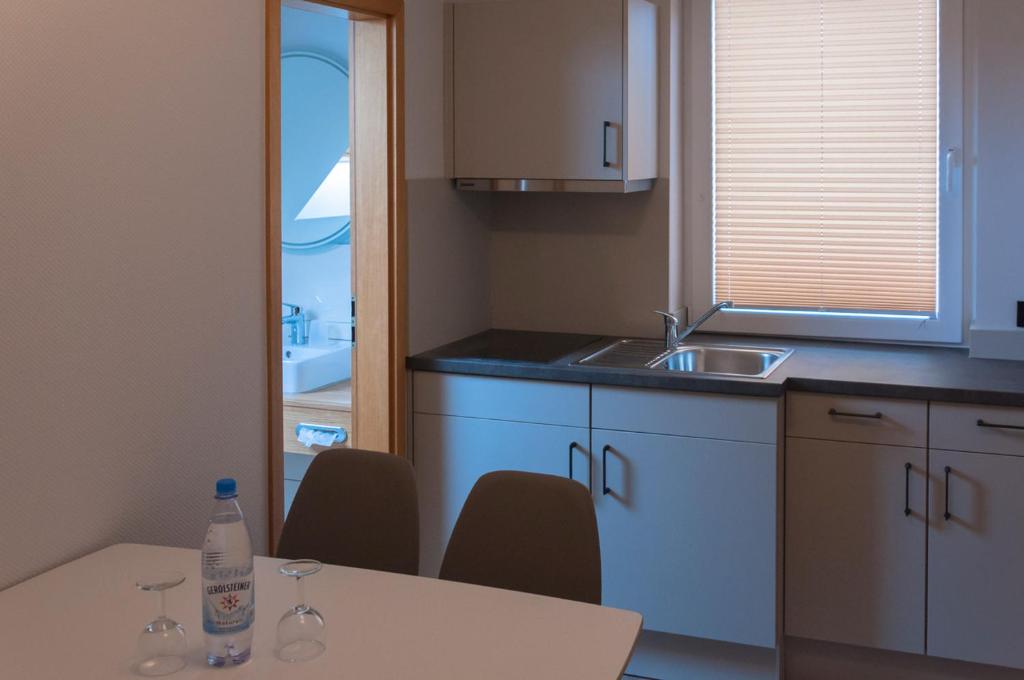 Kitchen, LINDENHOF Hotel Garni in Fehmarn