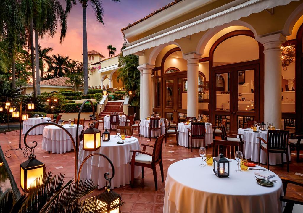 Restaurant, Casa Velas Hotel Boutique & Ocean Club - Adults Only All Inclusive in Puerto Vallarta