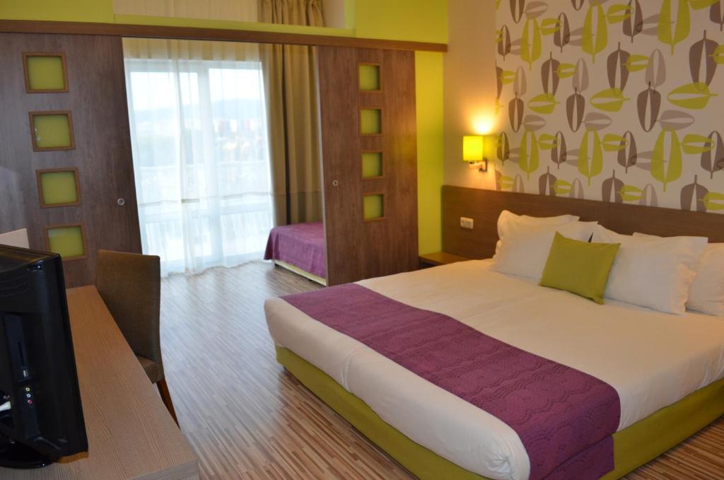 Aqua Nevis Hotel & Aqua Park - All Inclusive — Hotel rooms in Sunny Beach, Burgas Region