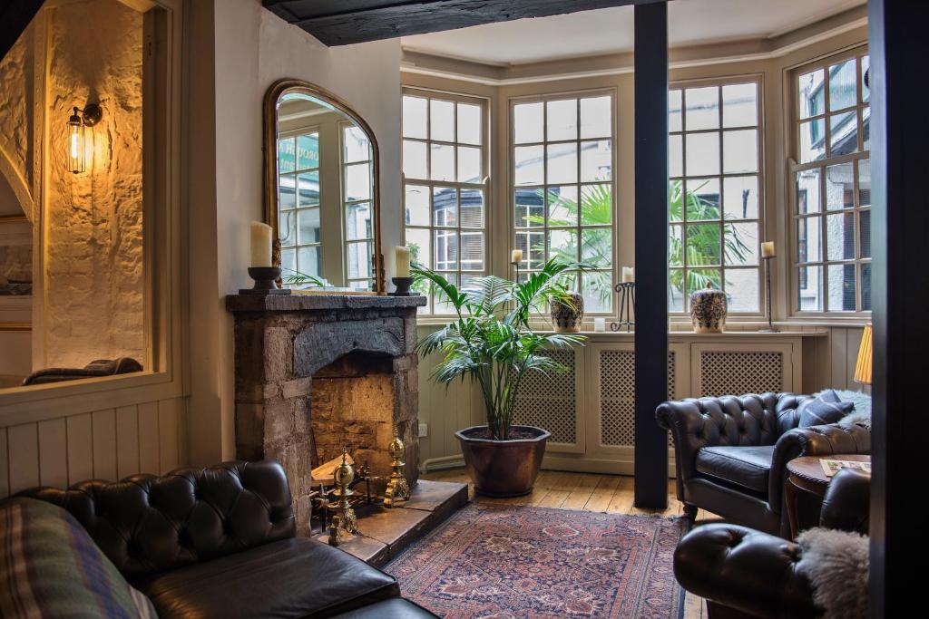 Marlborough Arms Hotel photo