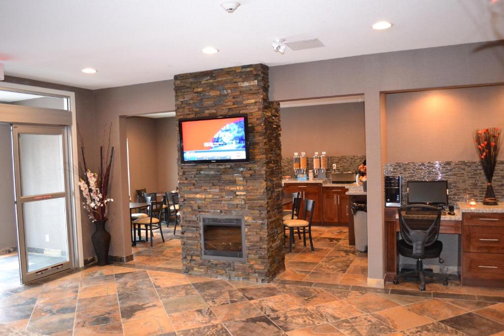 Western Star Inn and Suites Carlyle photo