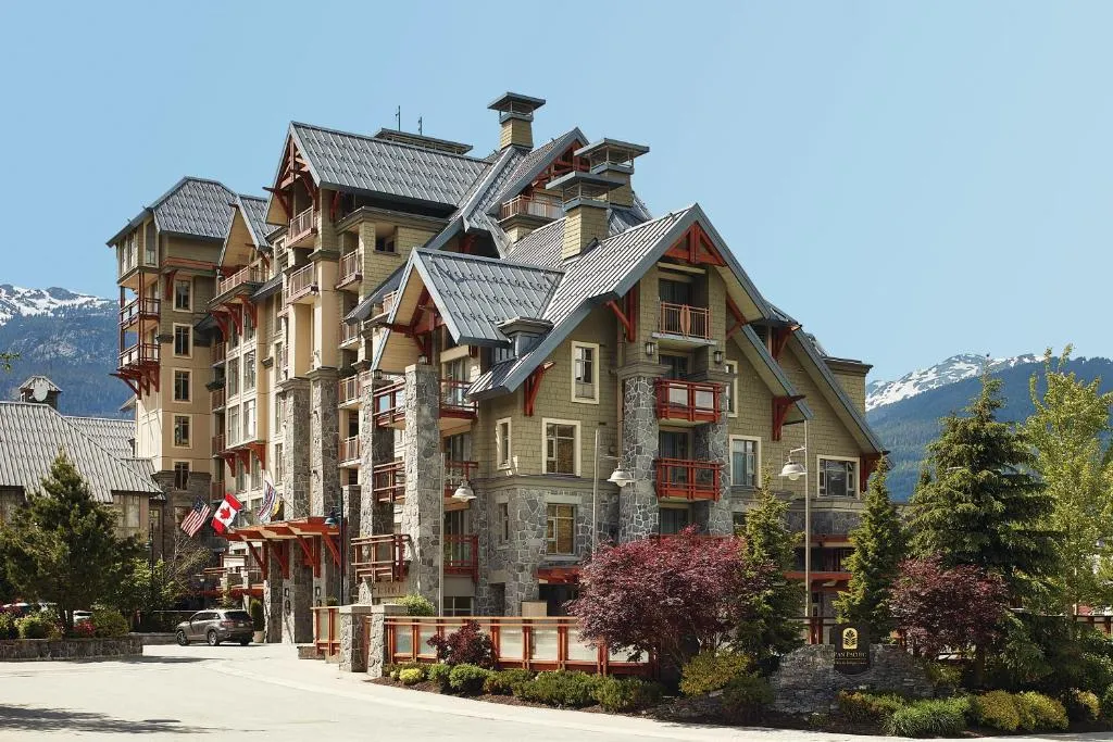 Pan Pacific Whistler Village Centre, hotel in Whistler