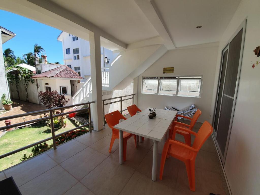 Balcony/terrace, Clubboracay Apartelle in Boracay Island