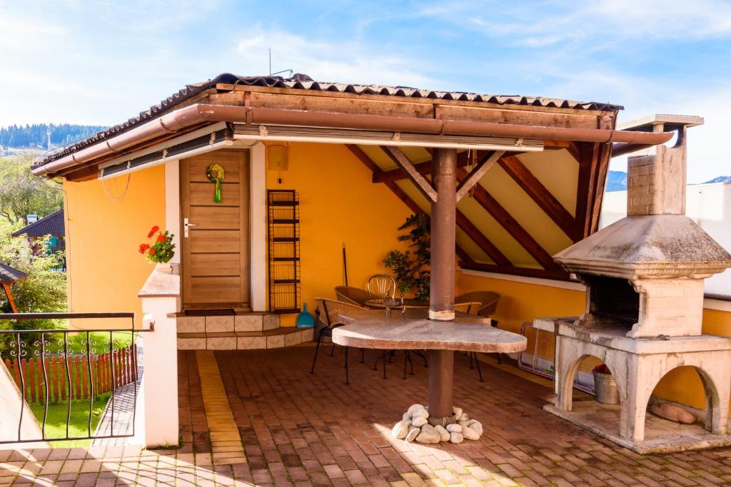 Chatka Elegant, Bešeňová