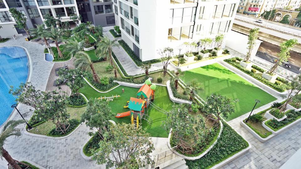 BOM HOMES- VINHOMES SKYLAKE- SERVICE APARTMENt photo