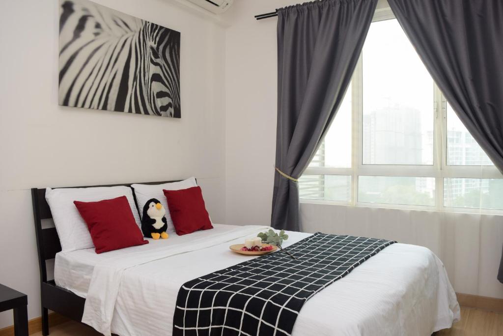 Romantic Home for Couples, 5mins to Mid Valley Mega Mall photo