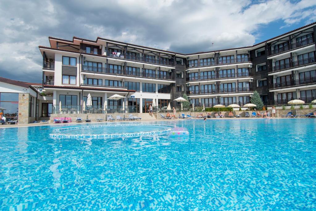 Nevis Resort & Aqua Park - All Inclusive — Basen in Słoneczny Brzeg, Region Burgas