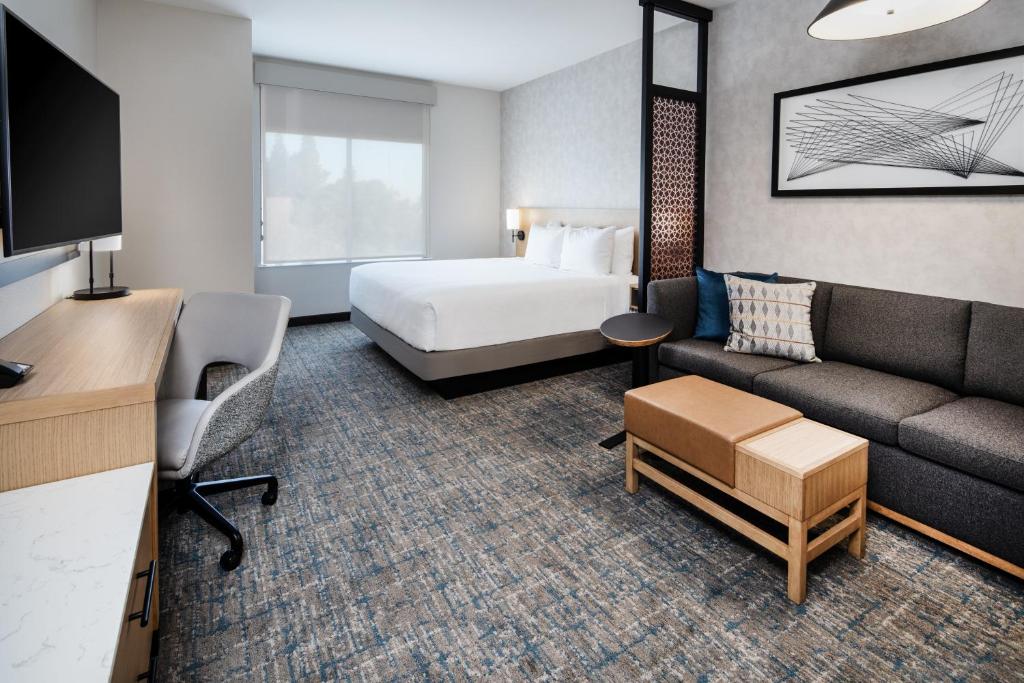 Hyatt Place Bakersfield photo