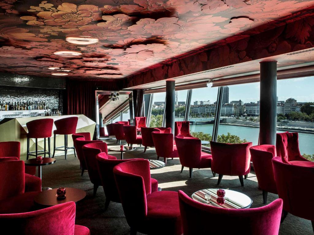 Bar/lounge