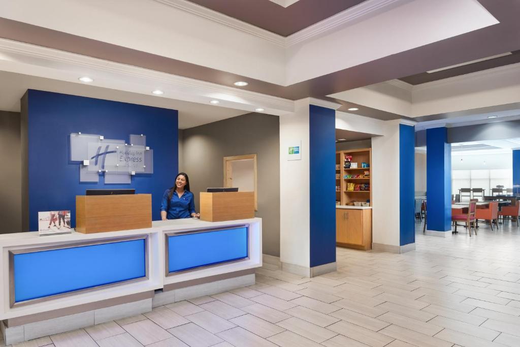 Holiday Inn Express Palatka Northwest photo