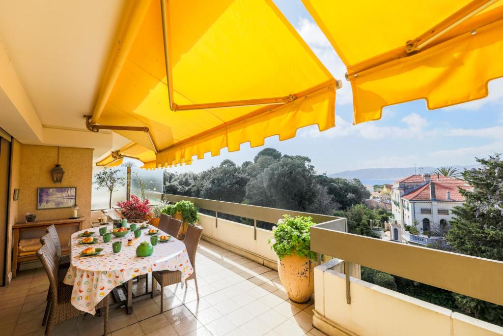 LE CHATEAU DE LA PINEDE AP4198 by Riviera Holiday Homes - 2