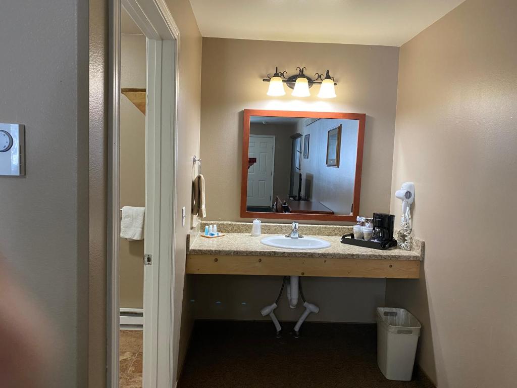 Antlers Lodge photo