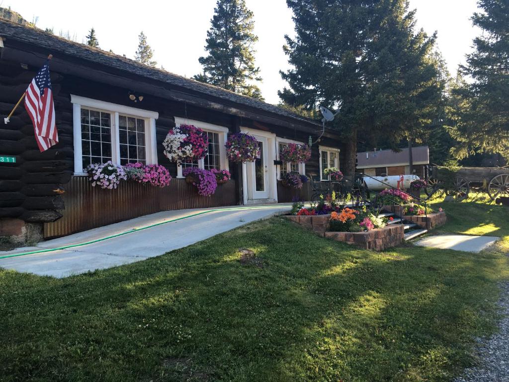 Antlers Lodge — Hotel in Cooke City (MT)