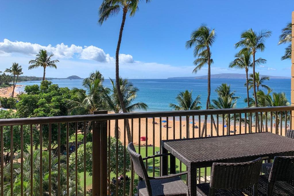 Mana Kai 410 - Ocean front at Keawakapu Beach, AC, Wailea