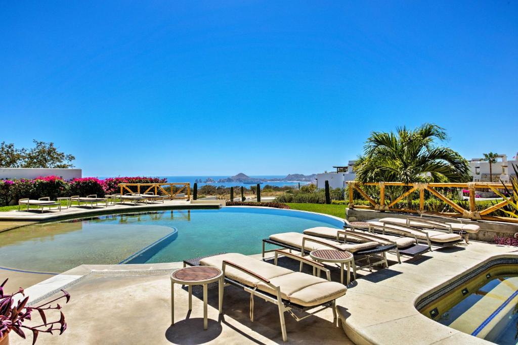 Luxury Cabo Condo w/ Balcony & Sea of Cortez Views - 3