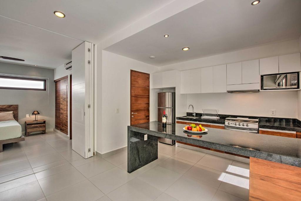 Luxe Tao Riviera Resort Condo with Beach and Golfing 전경